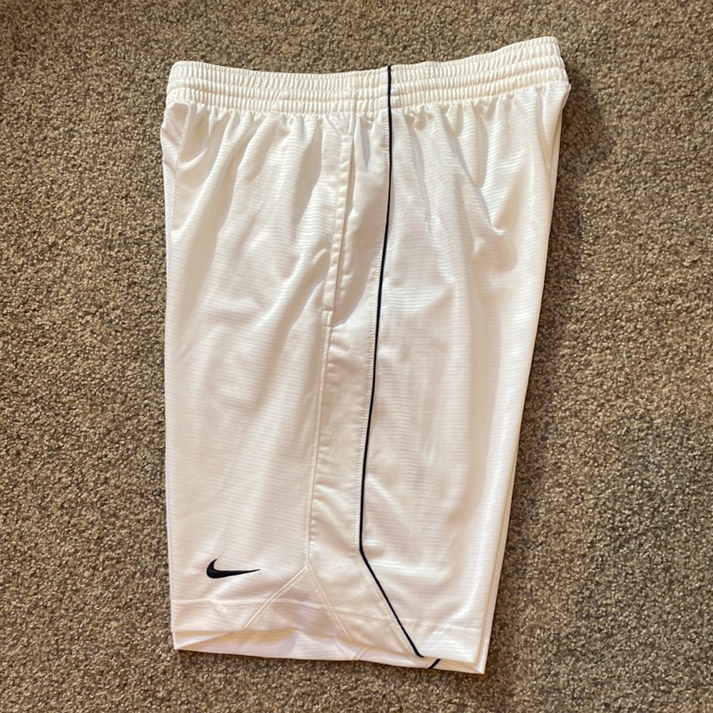 Mens Nike white shorts size M